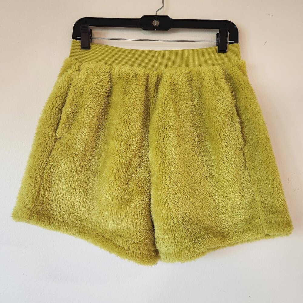 NWT Chartreuse Ugg Camilia Sherpa Shorts Medium